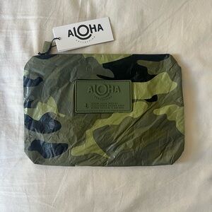 Aloha collection camo clutch
